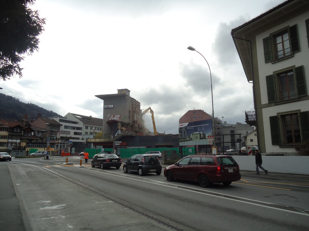 (138'558) - Abbruch vom Kino Rex in Thun am 16. April 2012