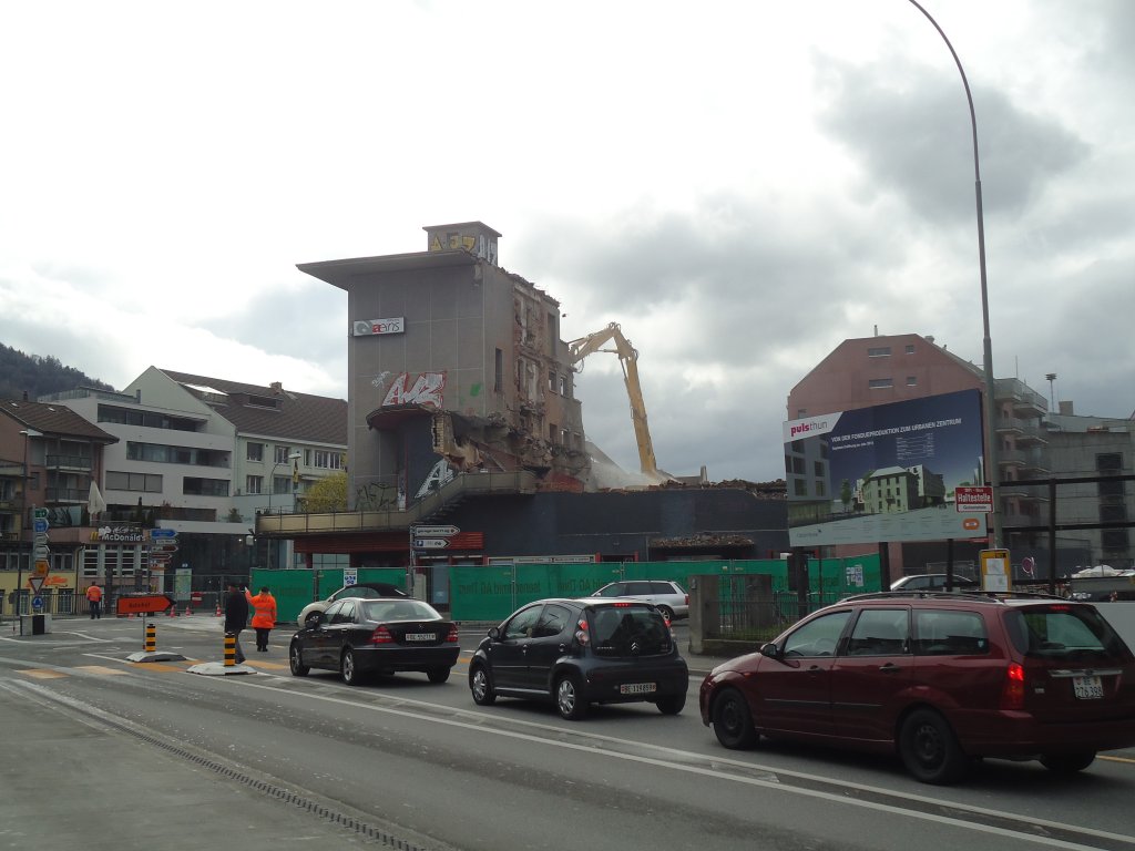 (138'559) - Abbruch vom Kino Rex in Thun am 16. April 2012