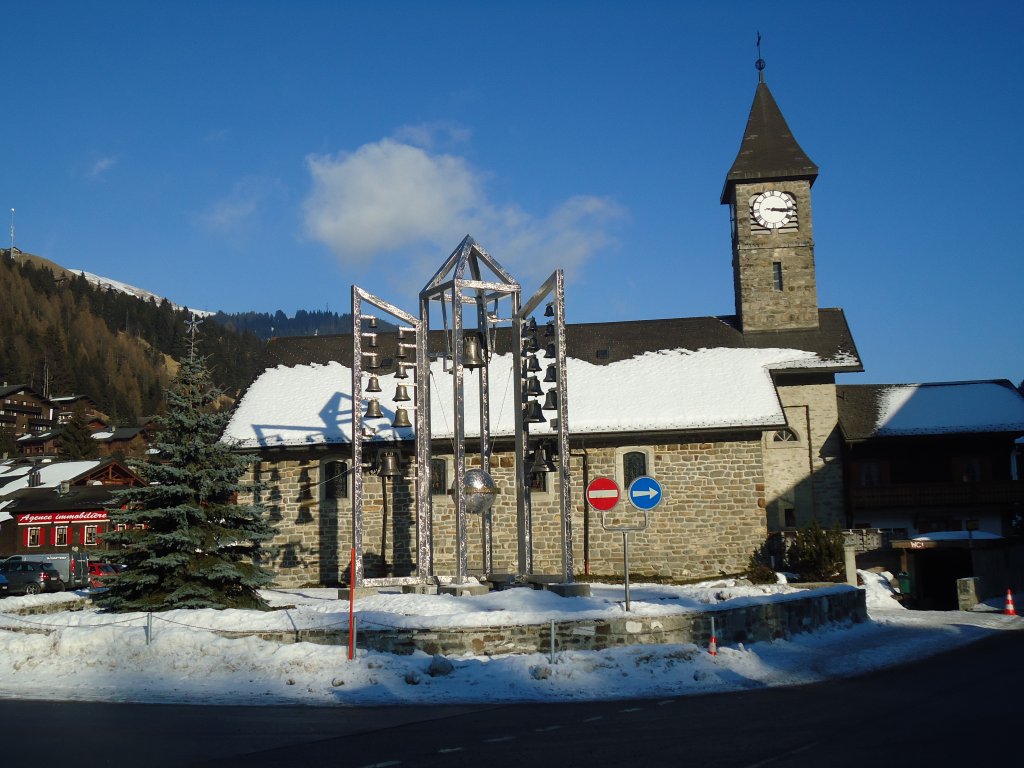 (143'404) - Die Kirche von Morgins am 22. Januar 2011