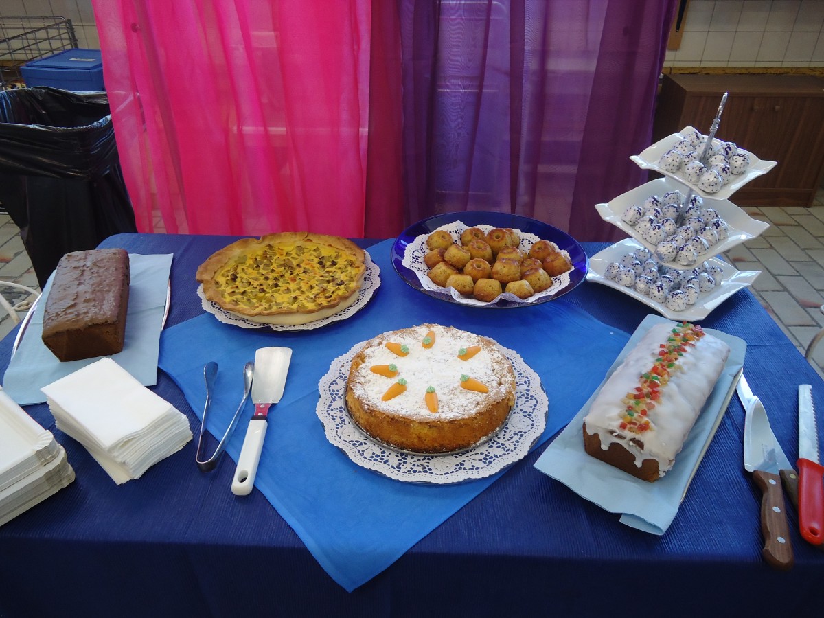 (138'608) - 5 Jahre BrockiShop Thun: Reichhaltige Kuchenauswahl zum Jubil�um am 3. Mai 2012