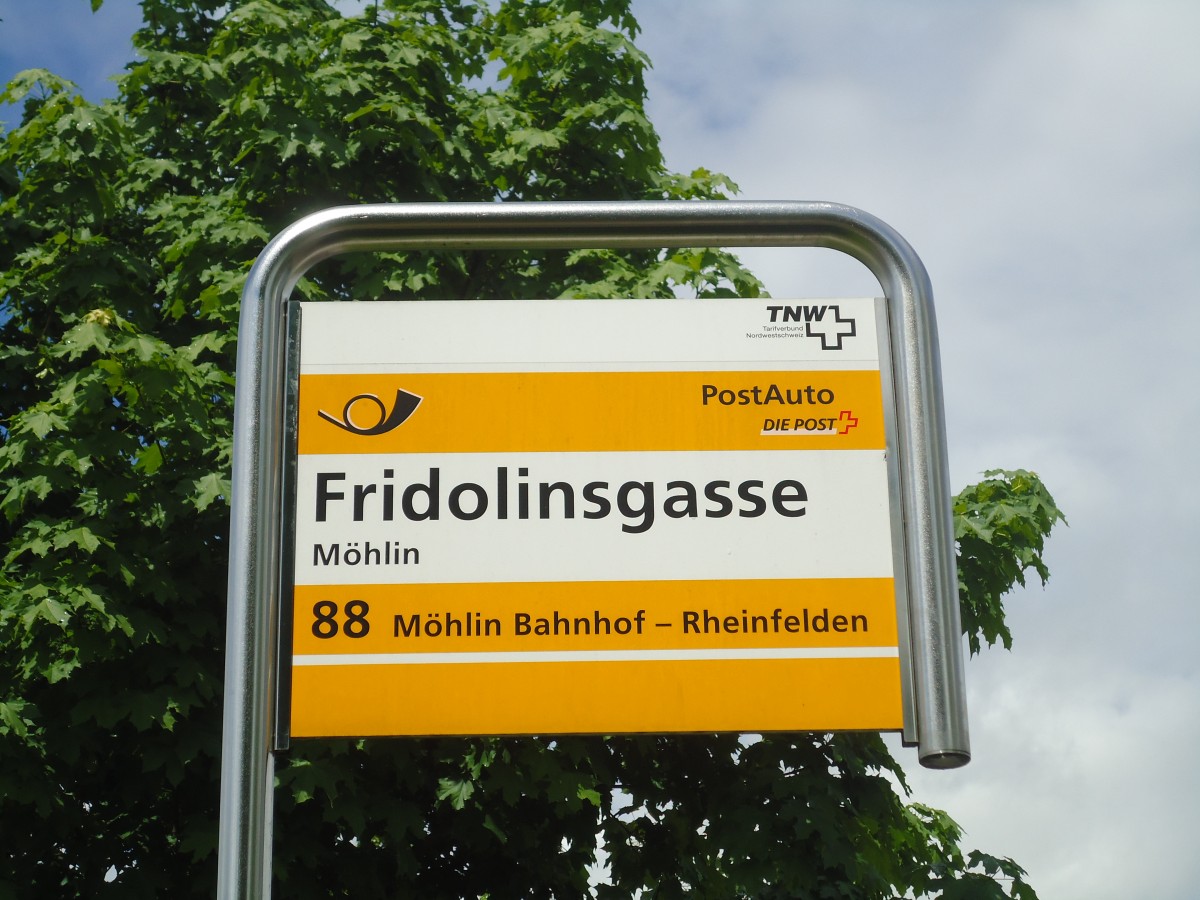 (138'688) - PostAuto-Haltestelle - M�hlin, Fidolinsgasse - am 6. Mai 2012