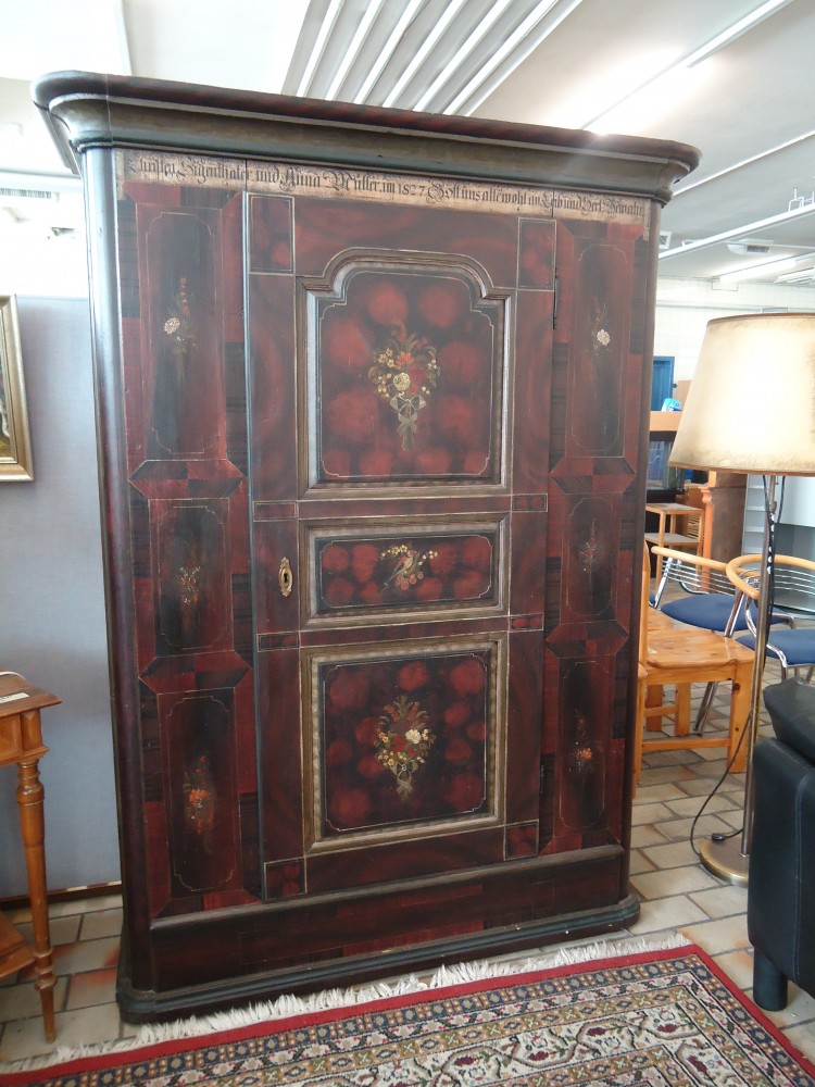 (139'019) - Alter Schrank von 1827 im BrockiShop am 25. Mai 2012