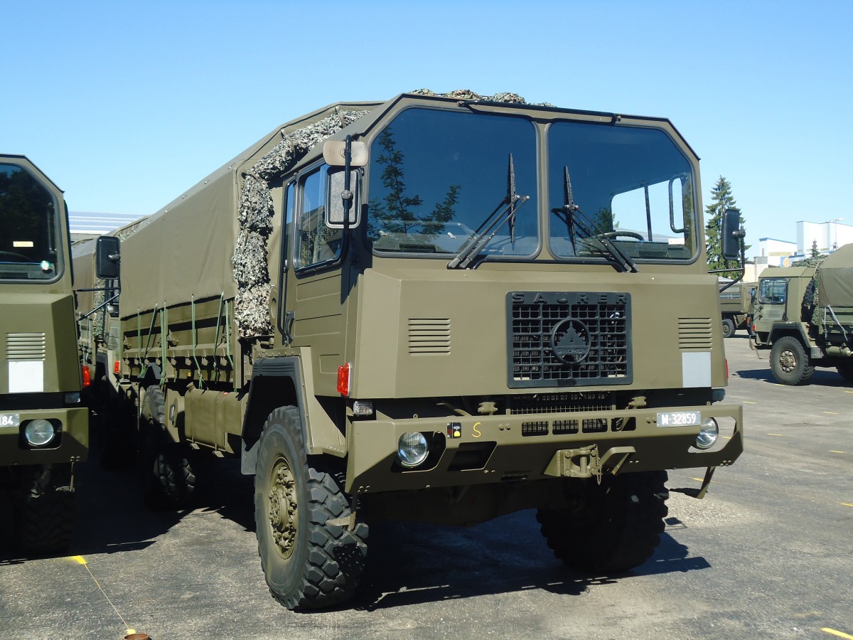 (139'602) - Schweizer Armee - M+32'859 - Saurer am 16. Juni 2012 in Hinwil, AMP
