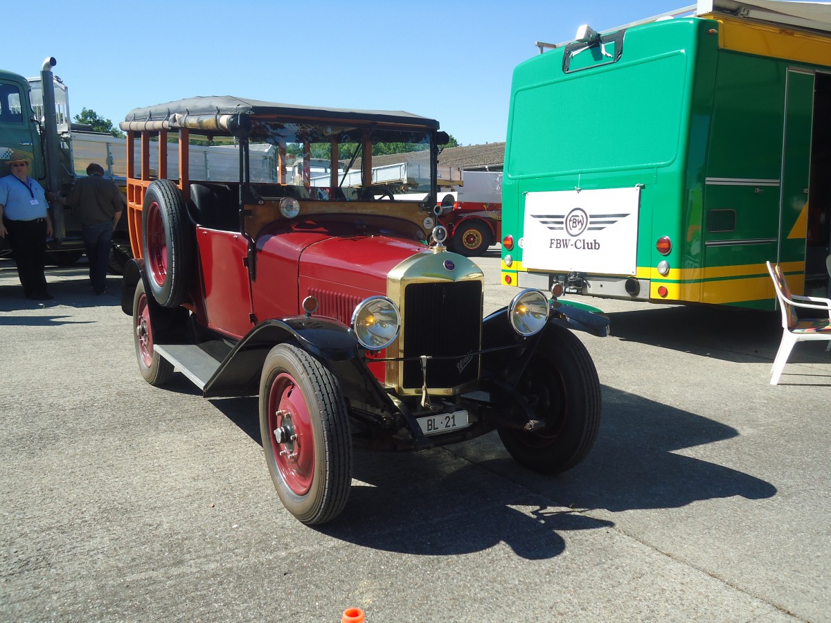 (139'632) - Unic - BL 21 - am 16. Juni 2012 in Hinwil, AMP