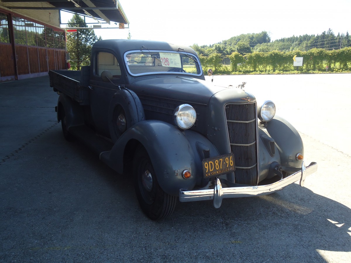 (139'658) - Dodge - 9D87-96 - am 16. Juni 2012 in Hinwil, AMP
