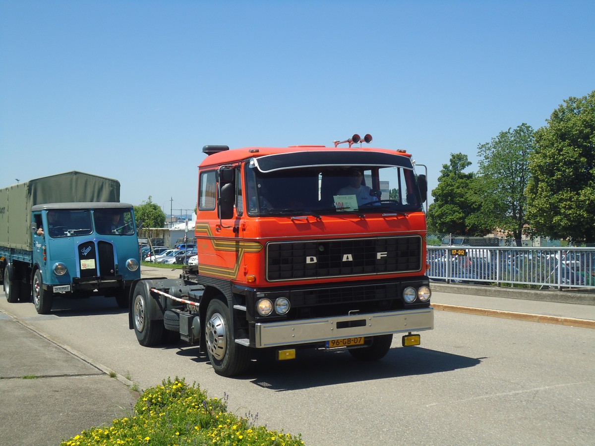 (139'720) - Dassen, St. Geertruid - 96-GB-07 - DAF am 16. Juni 2012 in Hinwil, AMP