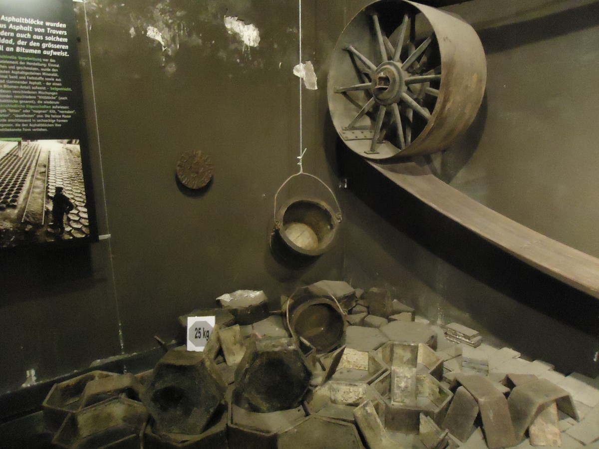 (139'818) - In den Asphaltminen am 17. Juni 2012 in Travers