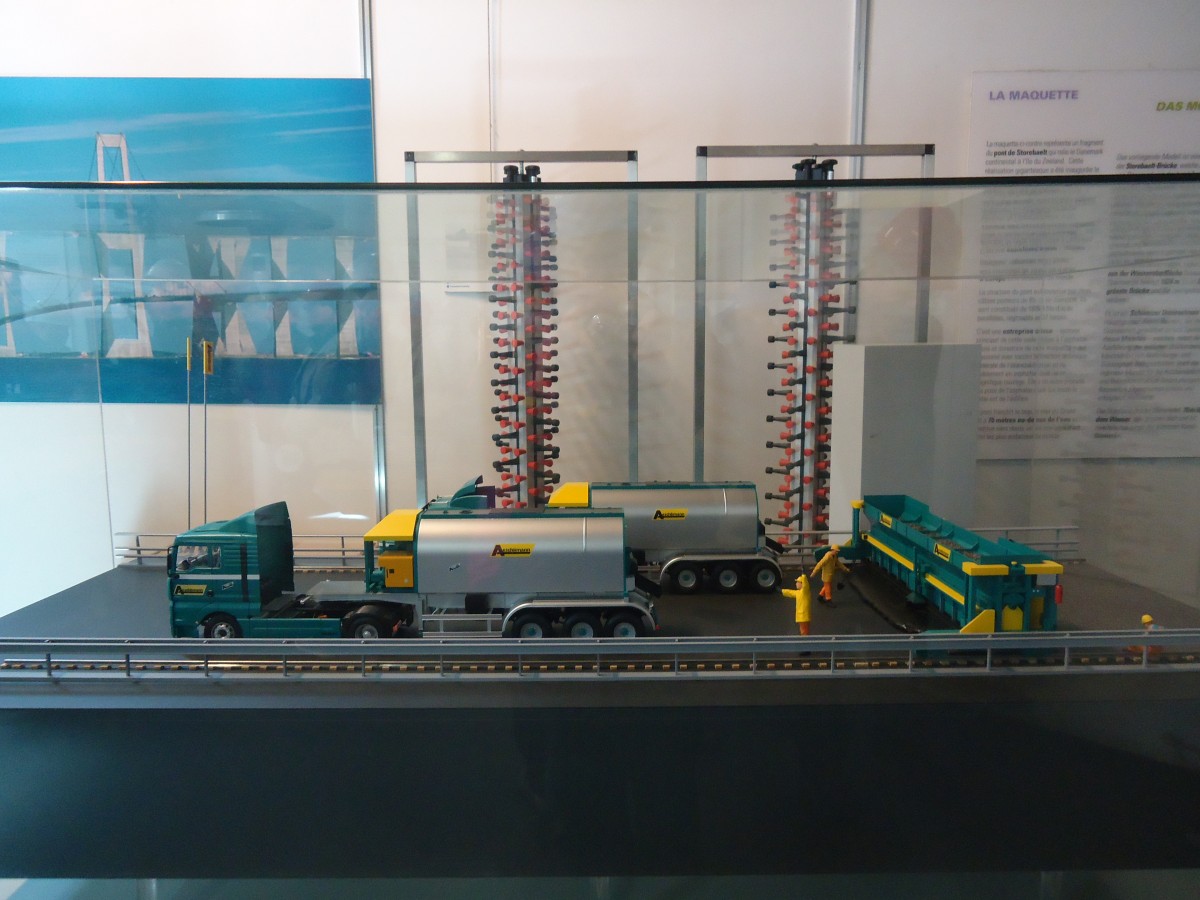 (139'820) - In den Asphaltminen am 17. Juni 2012 in Travers