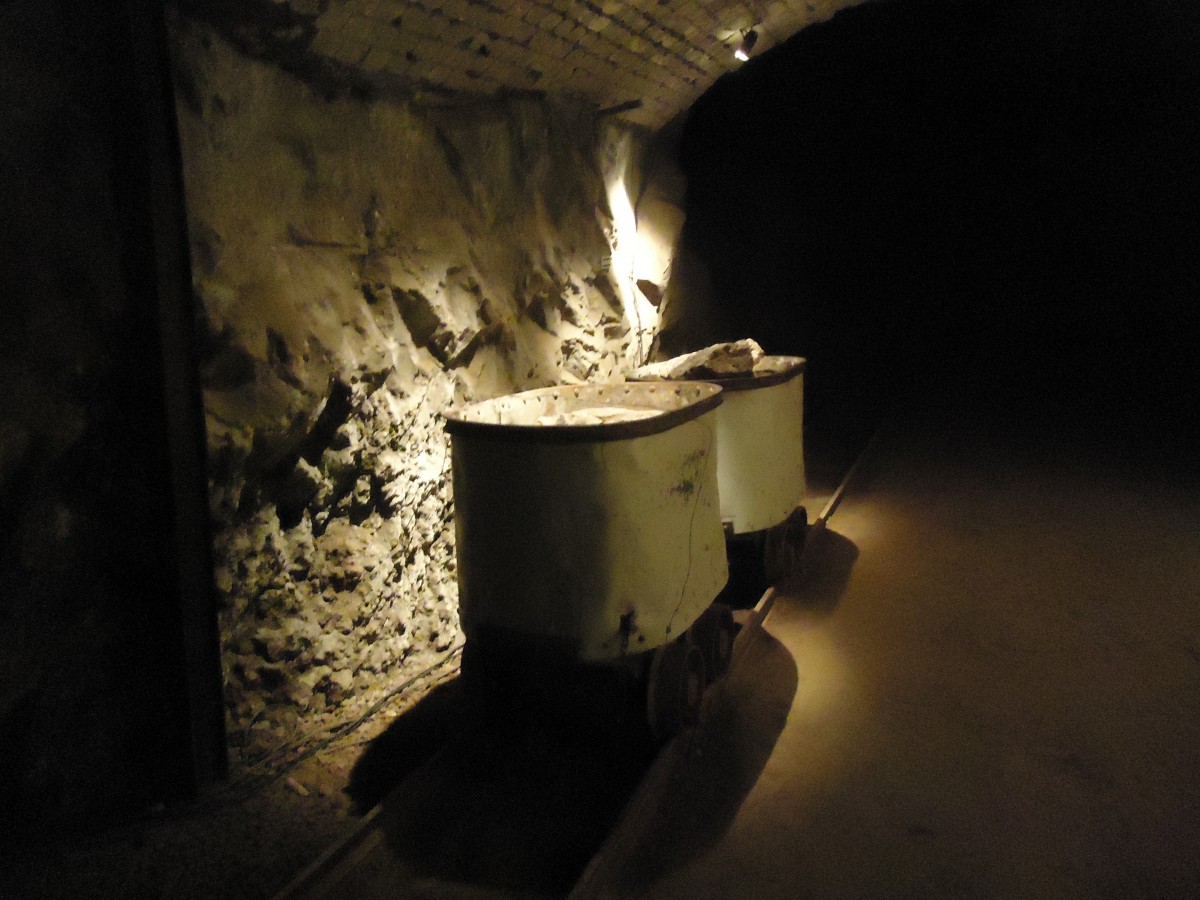 (139'834) - In den Asphaltminen am 17. Juni 2012 in Travers