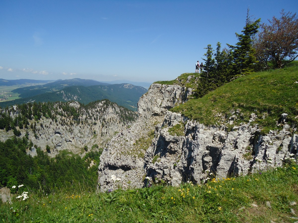 (139'846) - Der Creux du Van im Val de Travers am 17. Juni 2012