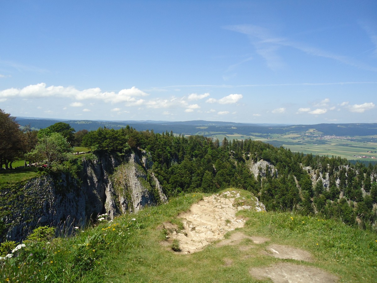 (139'851) - Der Creux du Van im Val de Travers am 17. Juni 2012