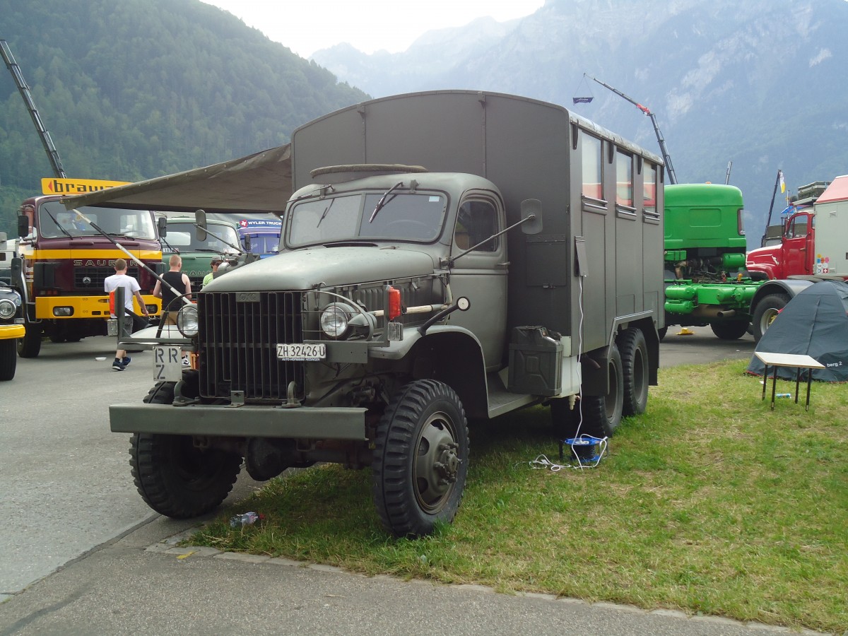 (140'229) - ZH 32'426 U - GMC am 30. Juni 2012 in Interlaken, Flugplatz