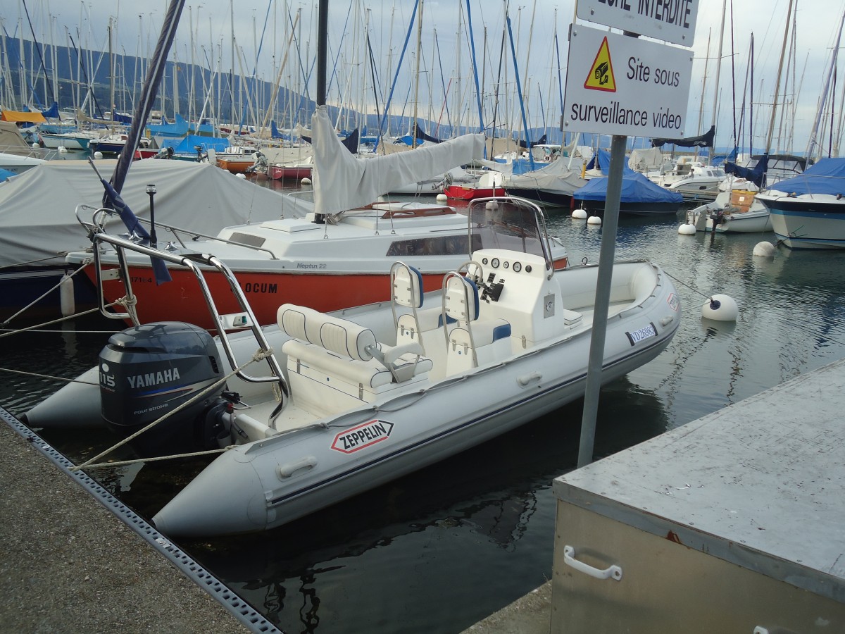 (140'686) - Schlauchboot - VD 26'983 - am 19. Juli 2012 im Hafen von Yvonand