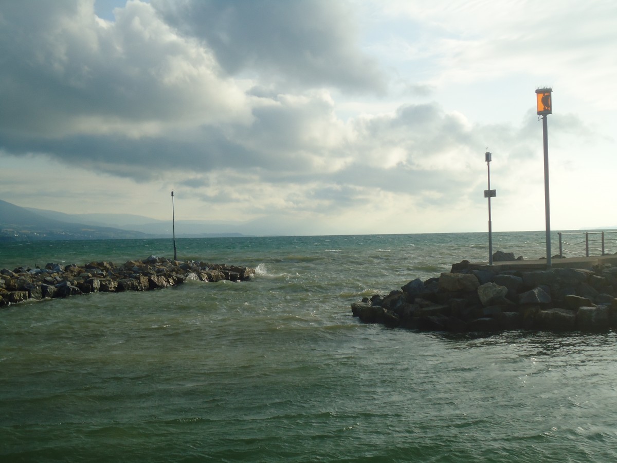 (140'759) - Im Hafen von Yvonand am 22. Juli 2012