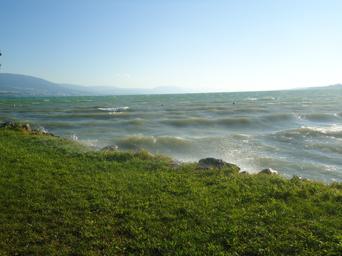 (140'808) - St�rmischer Neuenburgersee am 23. Juli 2012