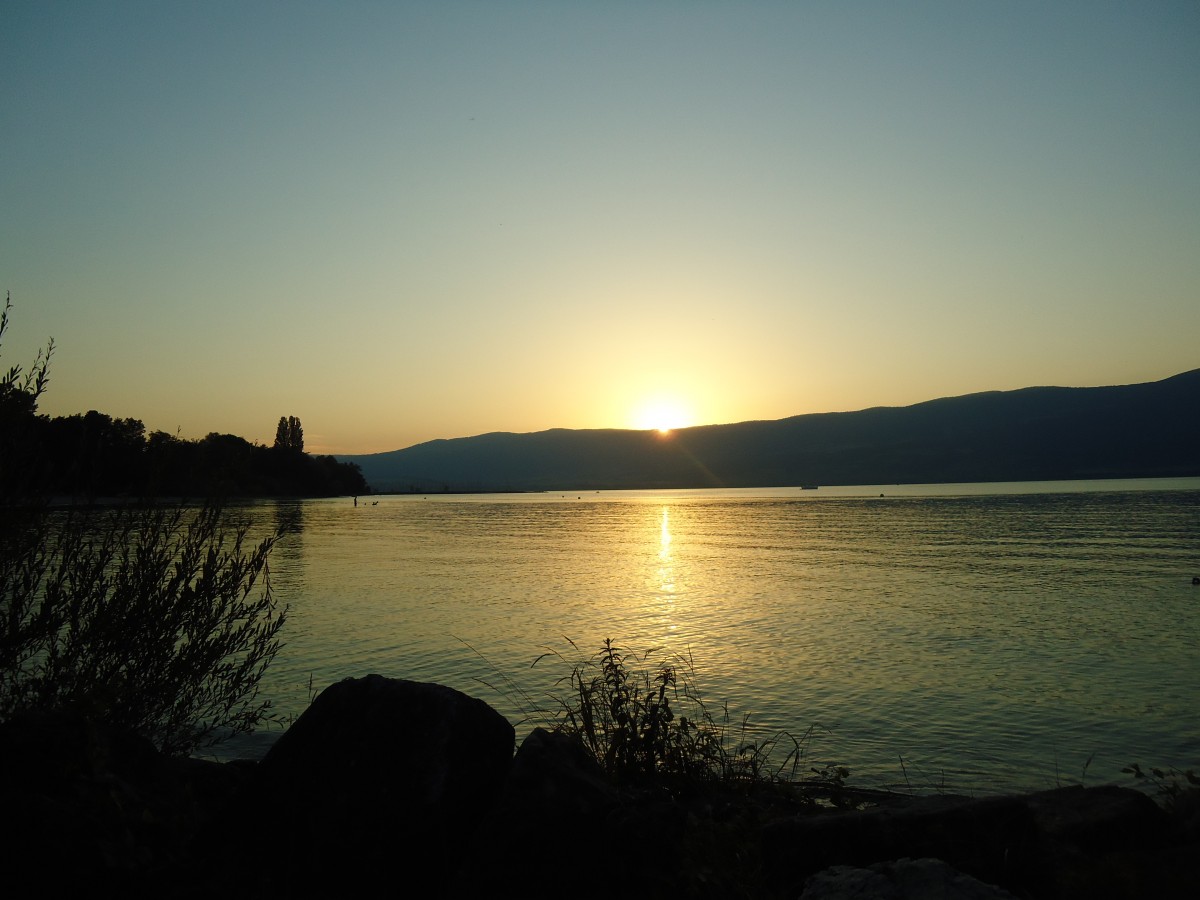 (140'843) - Abendstimmung am Neuenburgersee am 24. Juli 2012