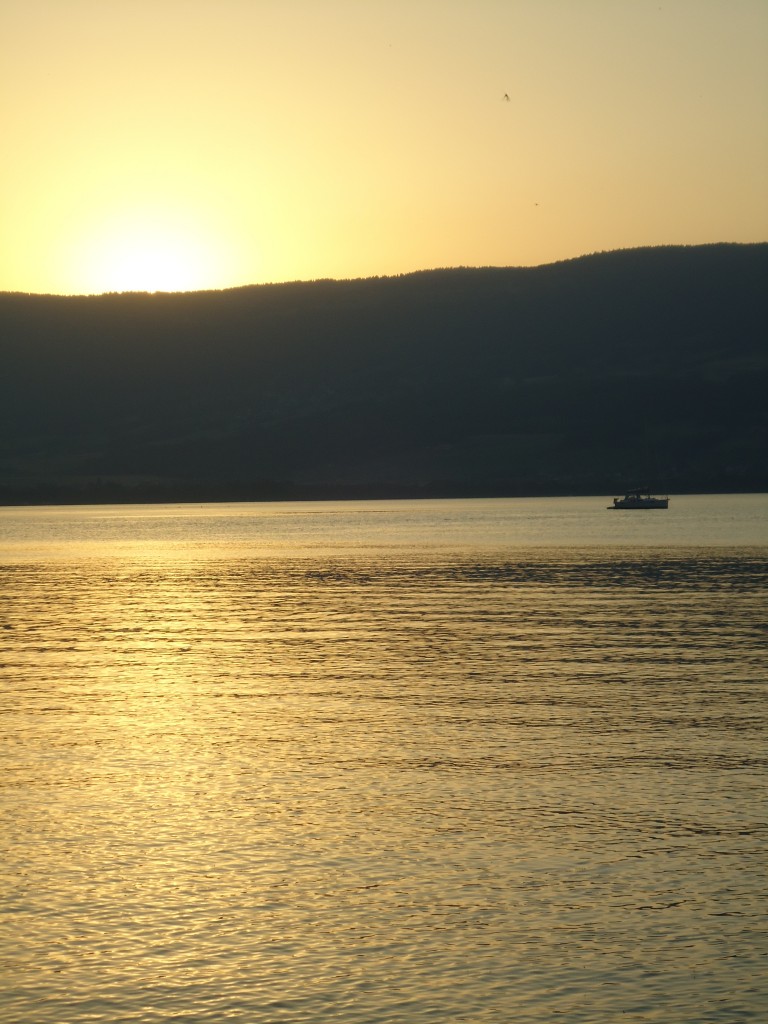 (140'845) - Abendstimmung am Neuenburgersee am 24. Juli 2012