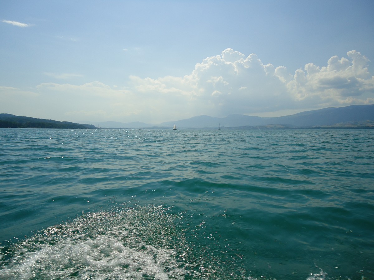 (140'878) - Auf dem Neuenburgersee am 25. Juli 2012