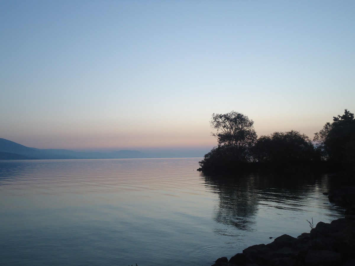 (140'910) - Morgenstimmung am Neuenburgersee am 27. Juli 2012
