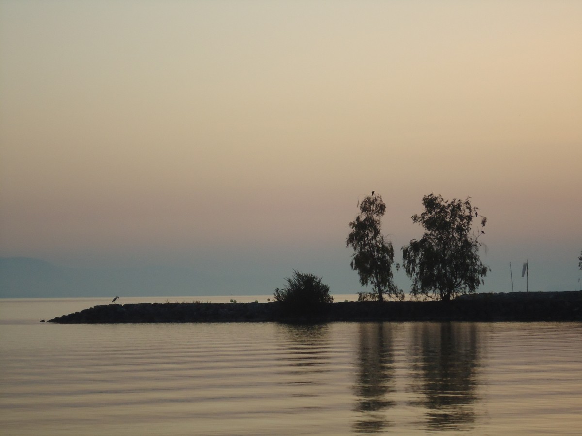 (140'914) - Morgenstimmung am Neuenburgersee am 27. Juli 2012