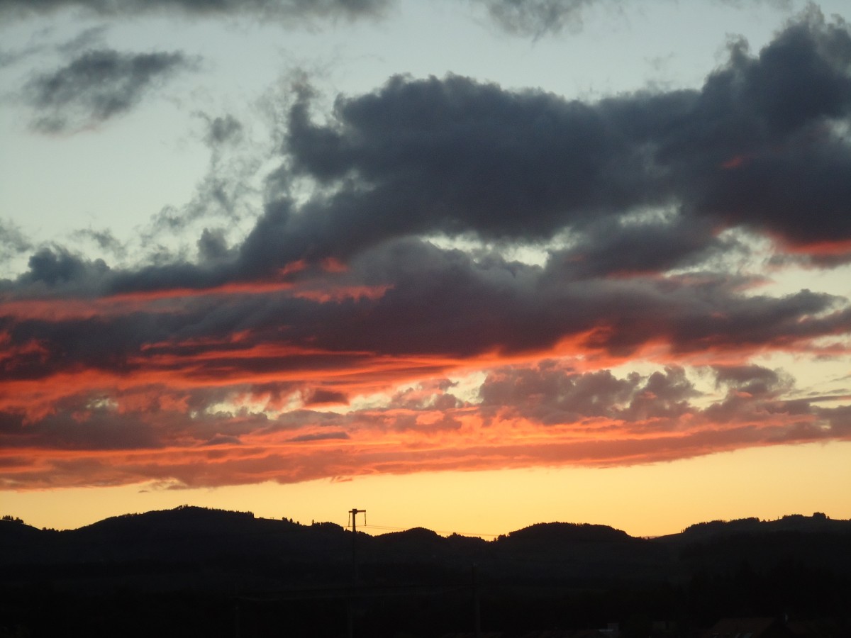 (141'401) - Abendrot in Steffisburg am 26. August 2012
