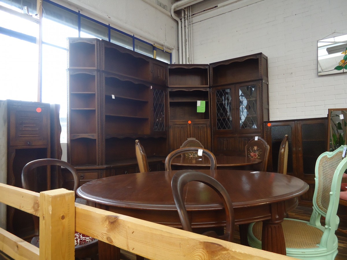 (141'495) - Wohnwand f�r Fr. 20.-- (!) im BrockiShop Wil am 12. September 2012