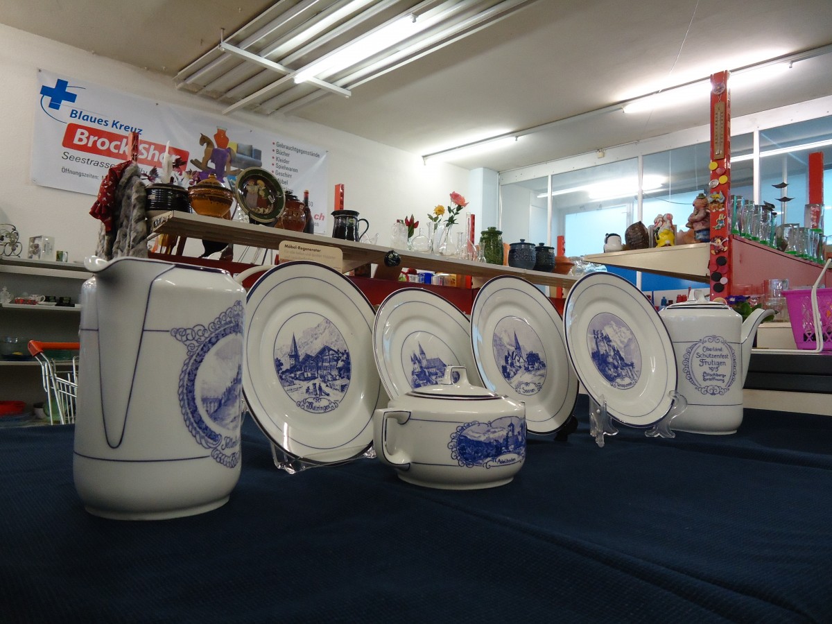 (143'028) - Geschirr zur Er�ffnung des L�tschbergtunnels im Jahre 1913 von Langenthal im BrockiShop am 18. Januar 2013
