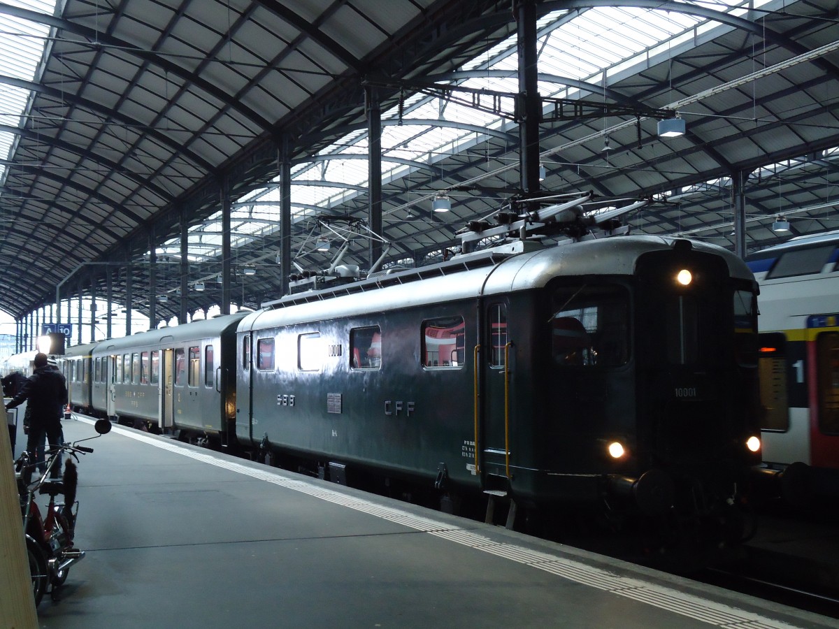 (143'309) - Historischer Zug mit SBB-Lokomotive - Nr. 10'001 - am 20. Februar 2013 im Bahnhof Luzern