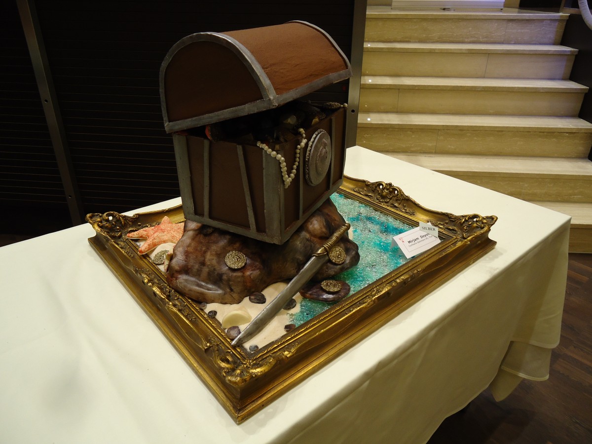 (143'591) - Schatztruhe aus Schokolade am 31. M�rz 2013 in Thun, Hotel Seepark