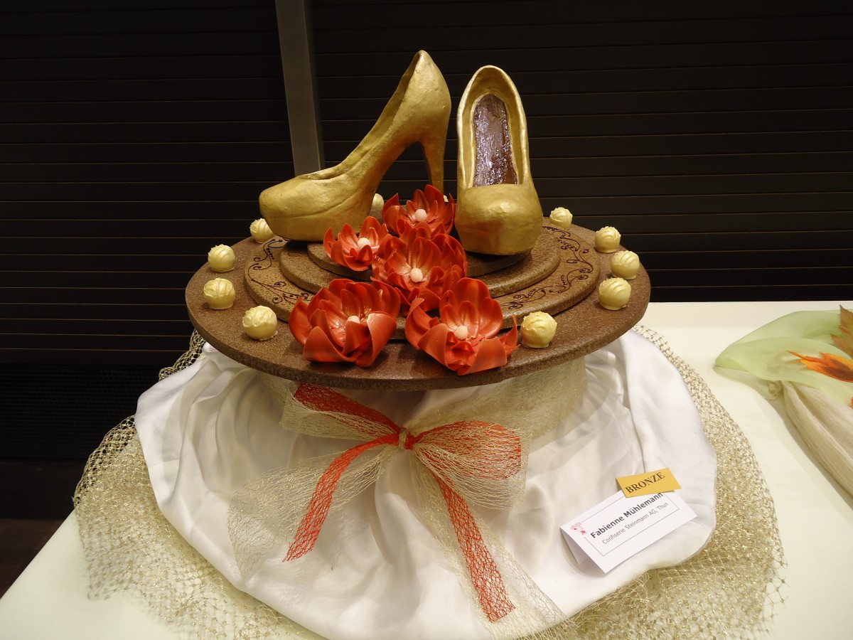(143'594) - S�sse Schuhe in Gold am 31. M�rz 2013 in Thun, Hotel Seepark