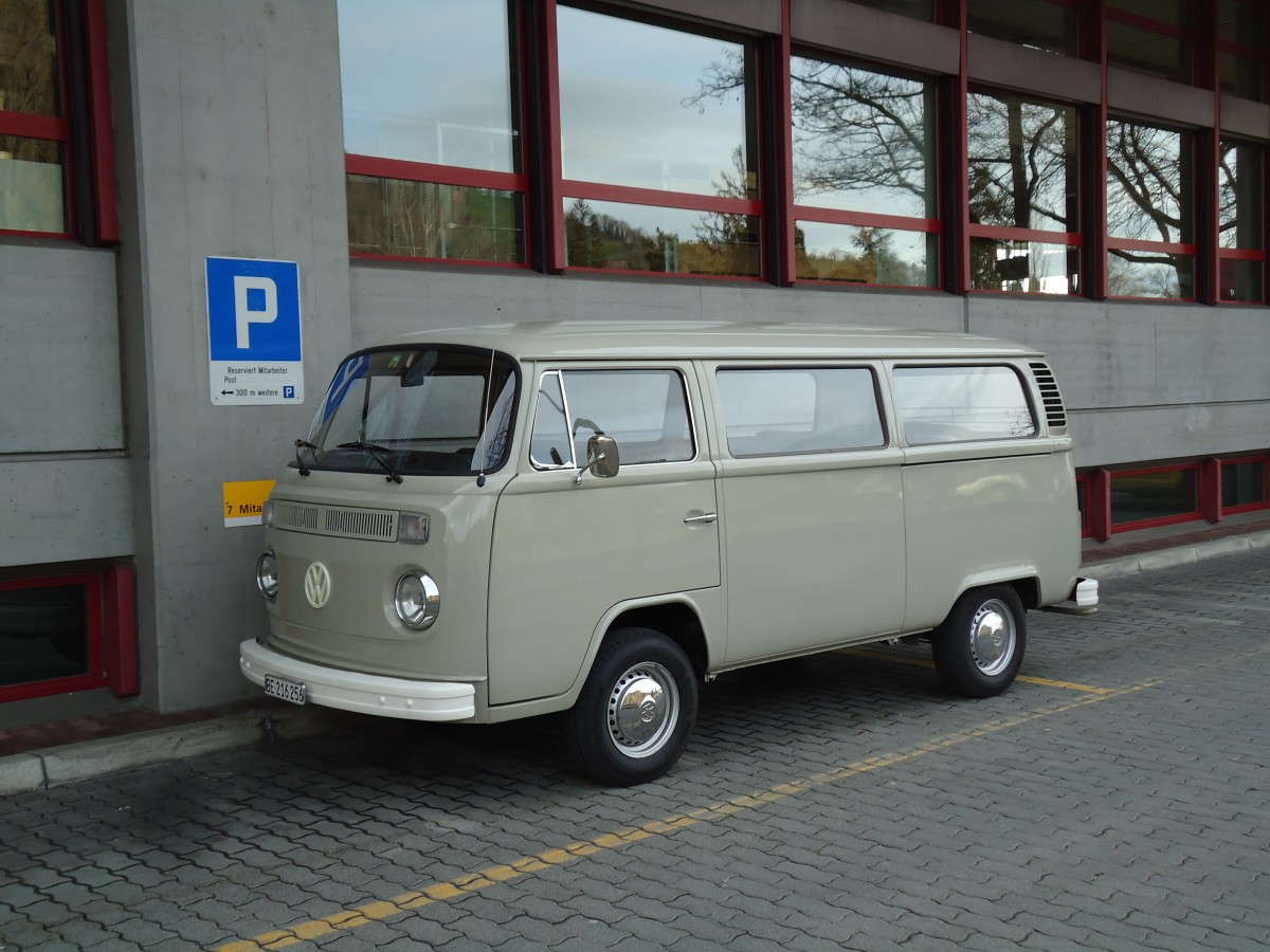 (143'612) - VW-Bus - BE 216'256 - am 10. April 2013 in Thun, Rosenau