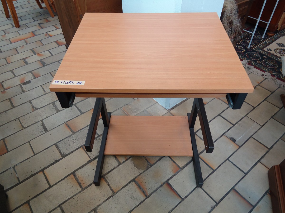 (143'932) - Kleines PC-Tischli im BrockiShop am 30. April 2013