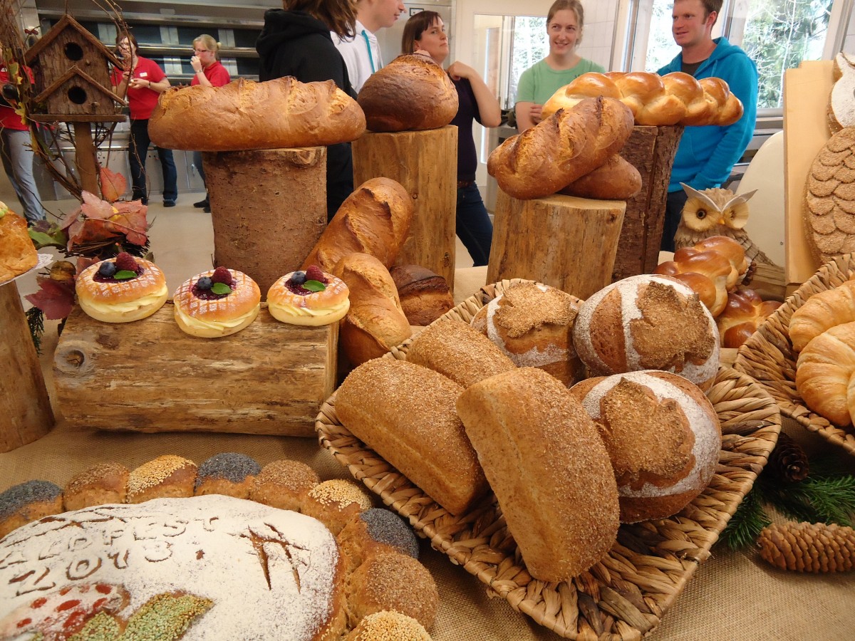 (143'942) - Pr�fungsarbeiten B�cker/Konditor am 1. Mai 2013 in Sch�nried