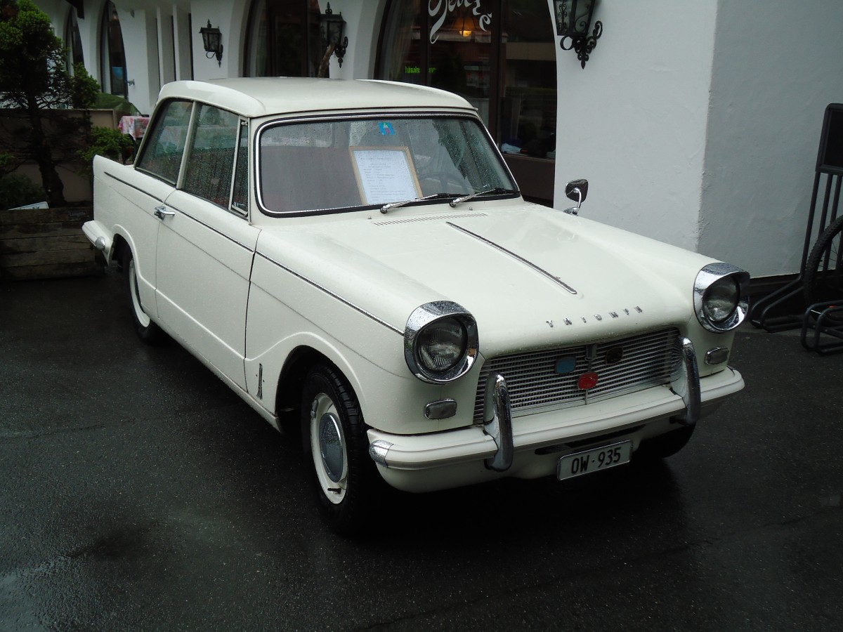 (144'234) - Triumph - OW 935 - am 19. Mai 2013 in Engelberg, OiO