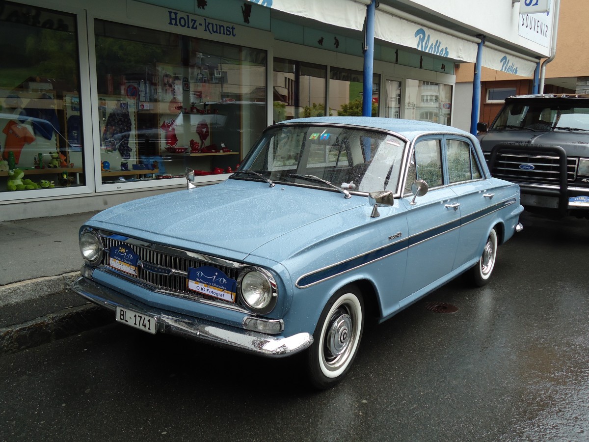 (144'235) - Vauxhall - BL 1741 - am 19. Mai 2013 in Engelberg, OiO