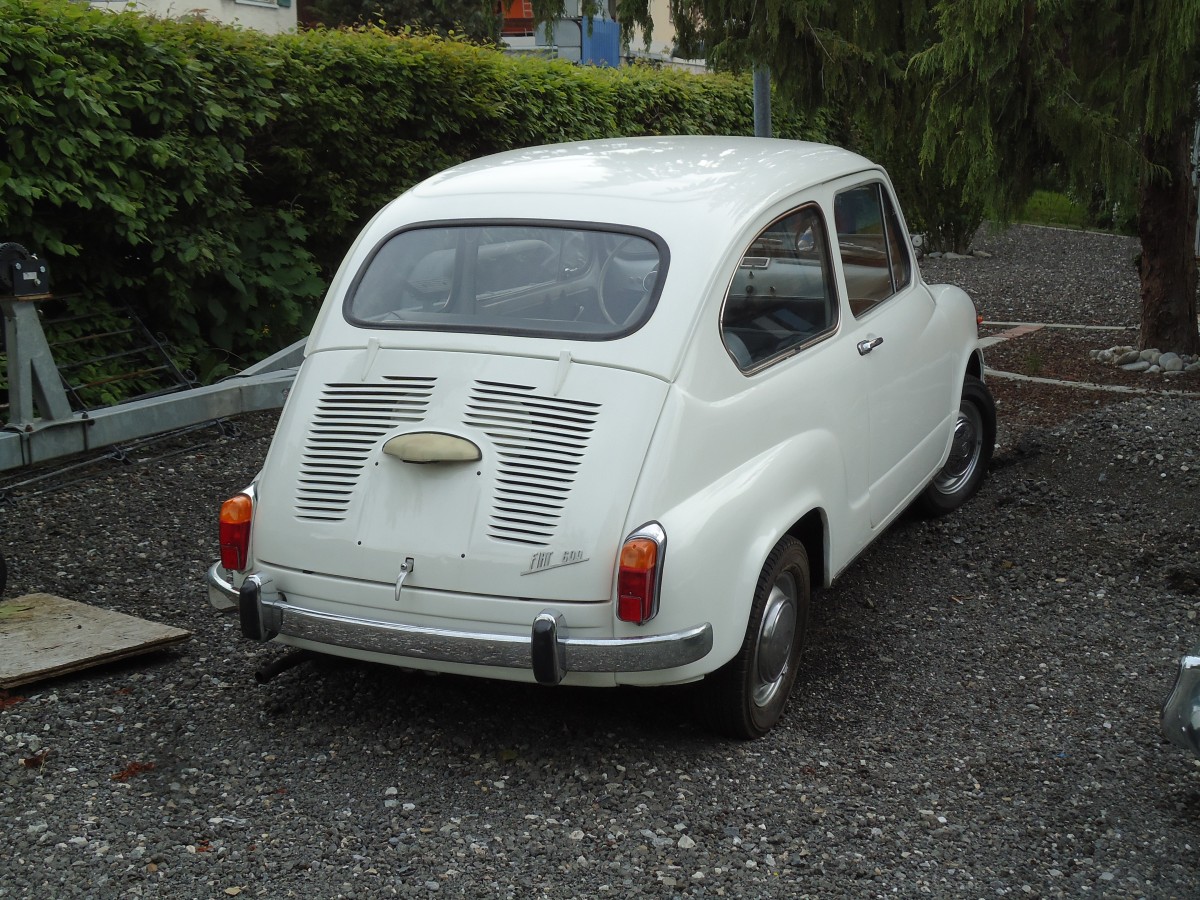 (144'476) - Fiat 600 am 20. Mai 2013 in Thun-Lerchenfeld
