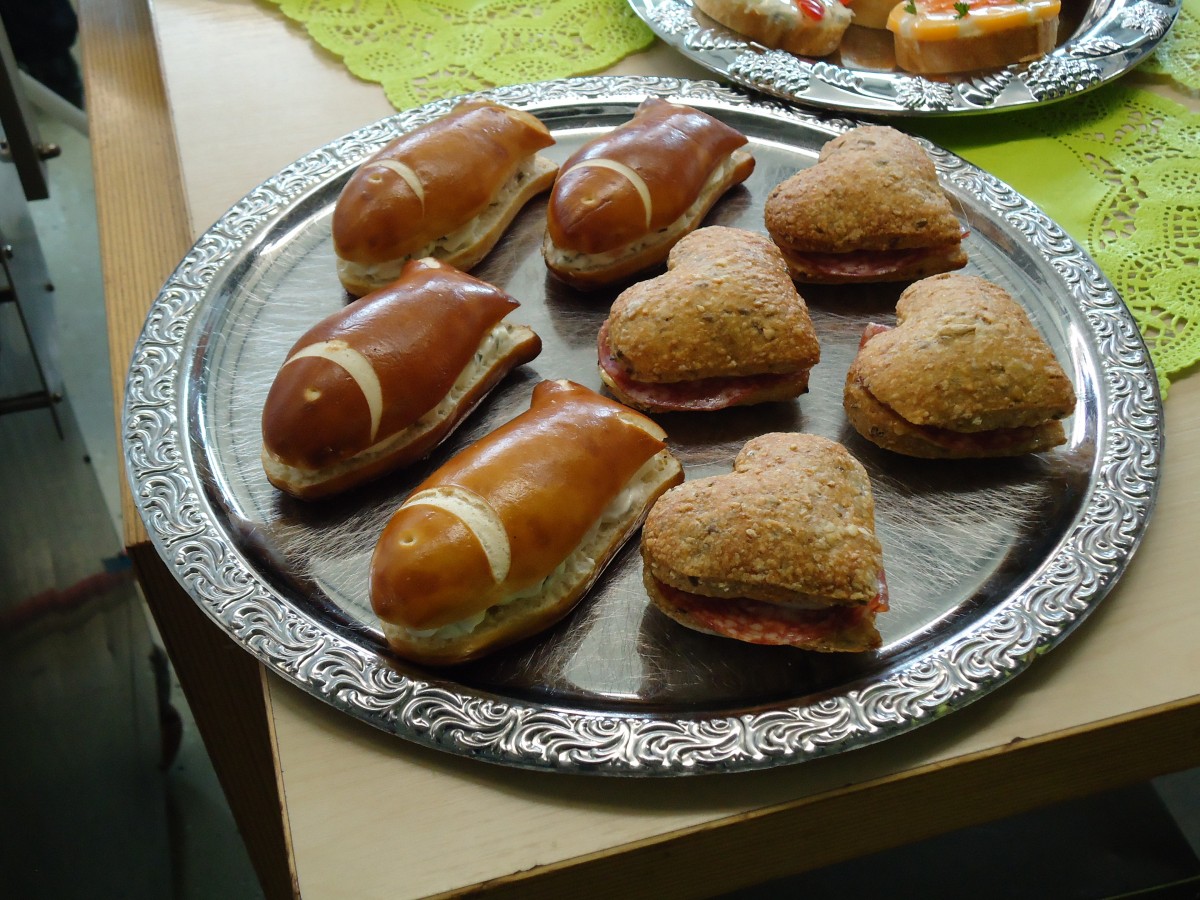 (144'502) - Sandwiches in Fisch- und Herzform am 21. Mai 2013