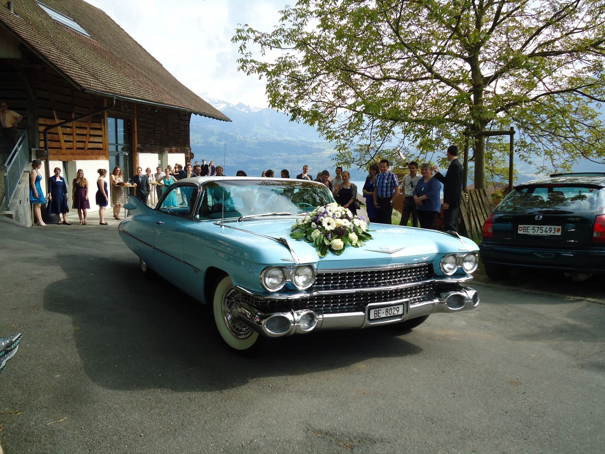 (144'848) - Cadillac - BE 8029 - am 8. Juni 2013 in Sigriswil, Kirche