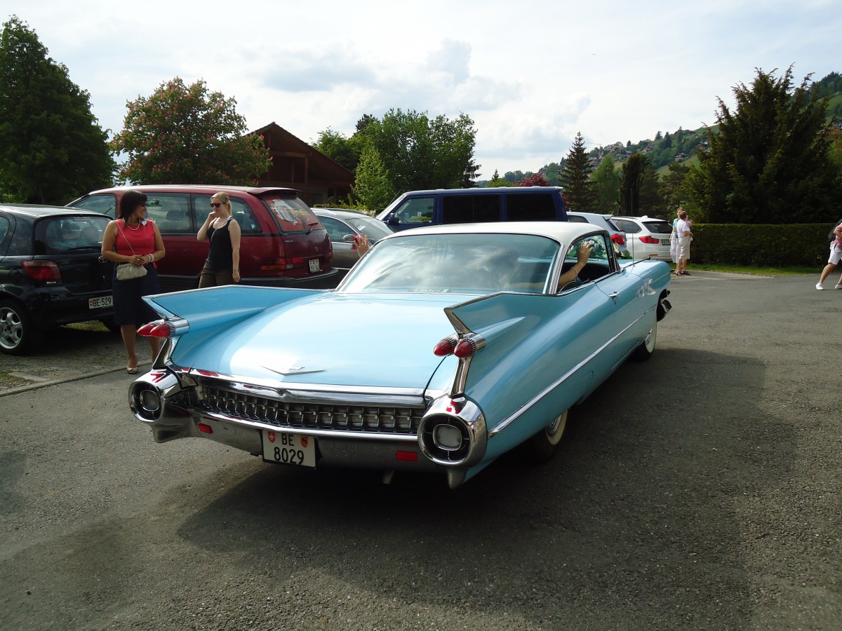 (144'849) - Cadillac - BE 8029 - am 8. Juni 2013 in Sigriswil, Kirche