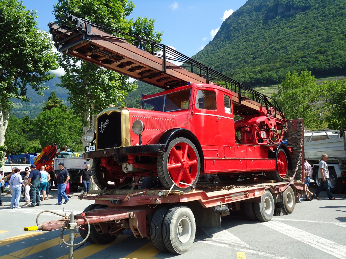 (145'413) - Feuerwehr, Lausanne - Saurer am 22. Juni 2013 in Aigle, Saurertreffen