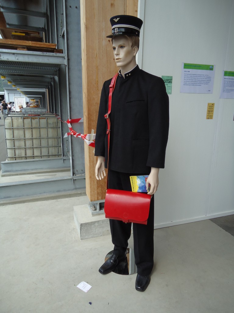 (145'576) - BLS-Uniform am 30. Juni 2013 in Frutigen (100 Jahre BLS)