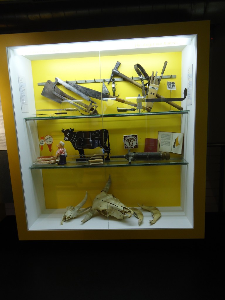 (146'429) - Schaukasten am 18. August 2013 in Le Locle, Museum unterirdische M�hlen