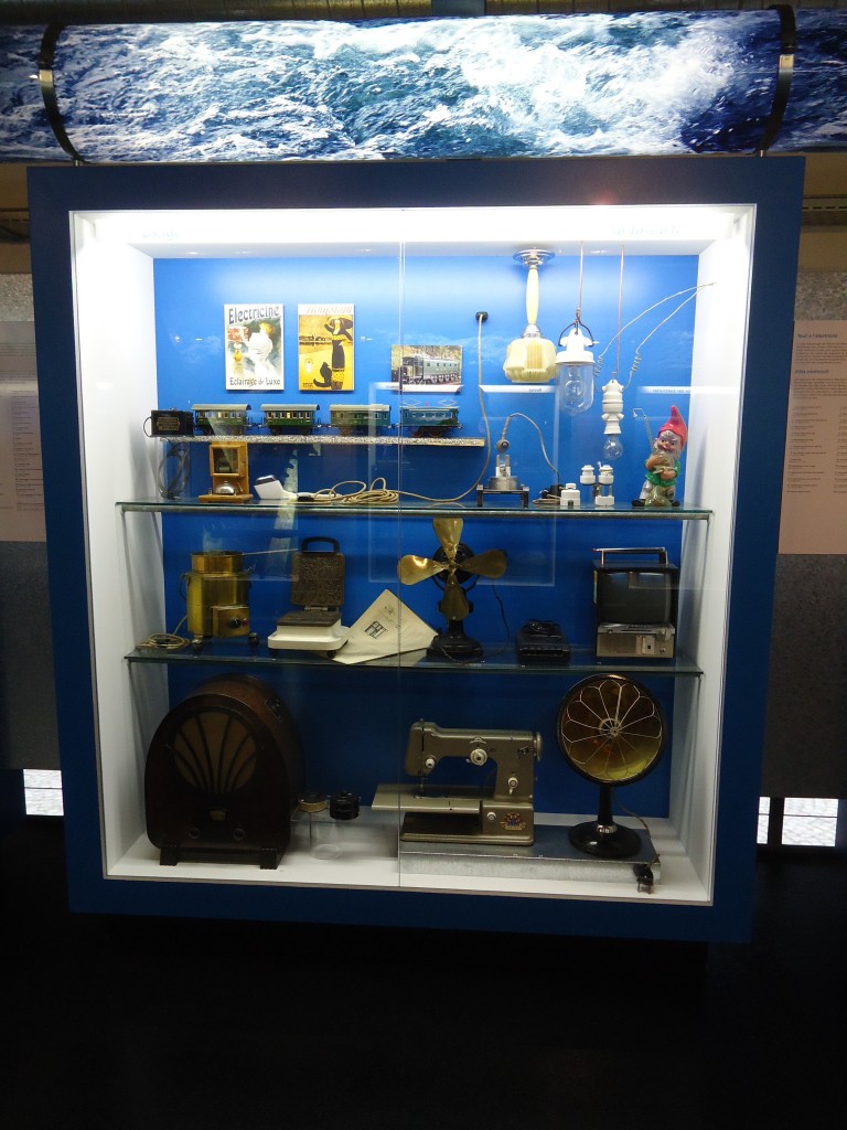 (146'430) - Schaukasten am 18. August 2013 in Le Locle, Museum unterirdische M�hlen