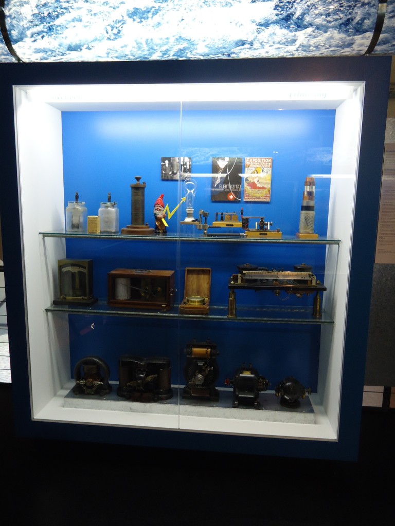 (146'432) - Schaukasten am 18. August 2013 in Le Locle, Museum unterirdische M�hlen