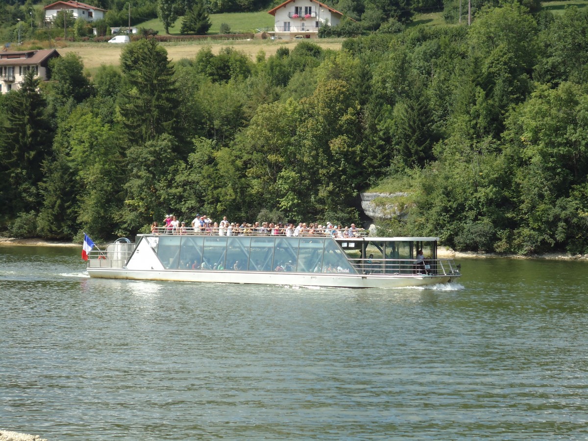 (146'458) - Franz�sisches Schiff auf dem Doubs bei Les Brenets am 18. August 2013