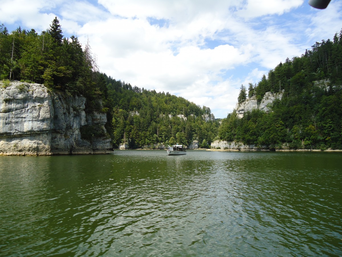 (146'461) - Auf dem Doubs bei Les Brenets am 18. August 2013 mit Motorschiff Jumbo