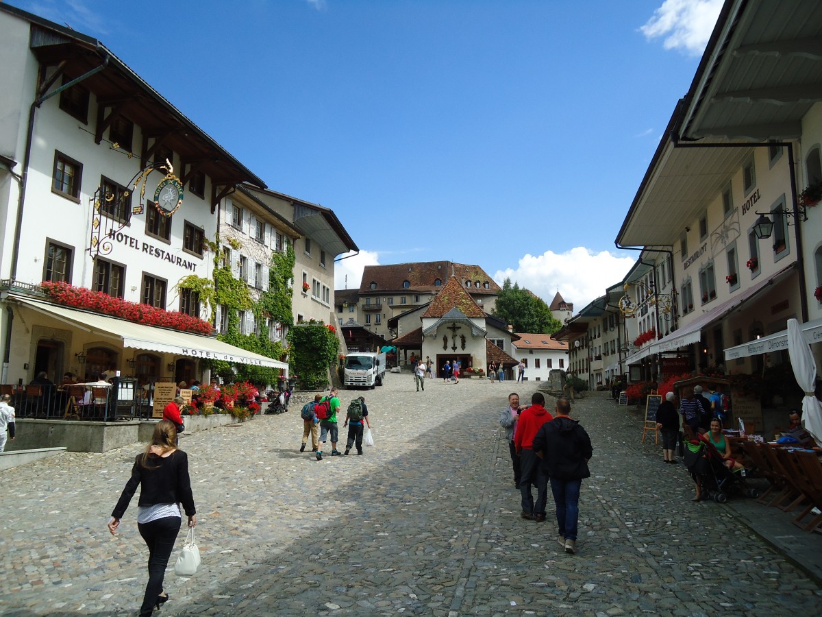 (146'511) - Im St�dtchen Gruy�res am 26. August 2013
