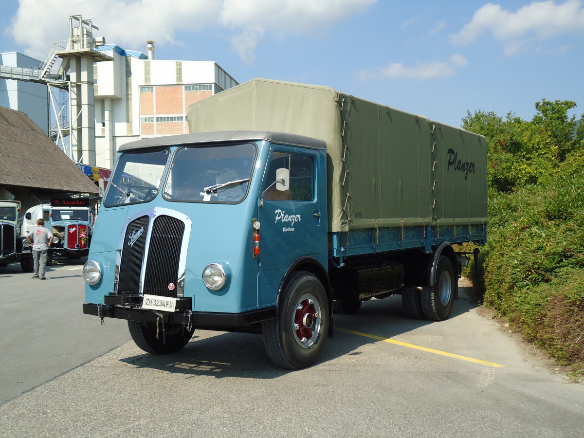 (146'710) - Planzer, Dietikon - ZH 32'349 U - Saurer am 31. August 2013 in Niederbipp, Saurertreffen