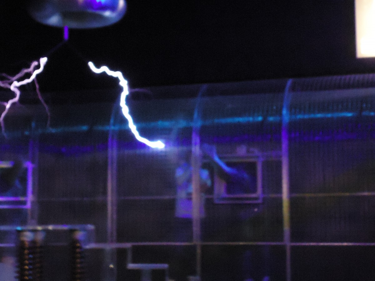 (147'080) - Blitze im Technorama in Winterthur am 8. September 2013
