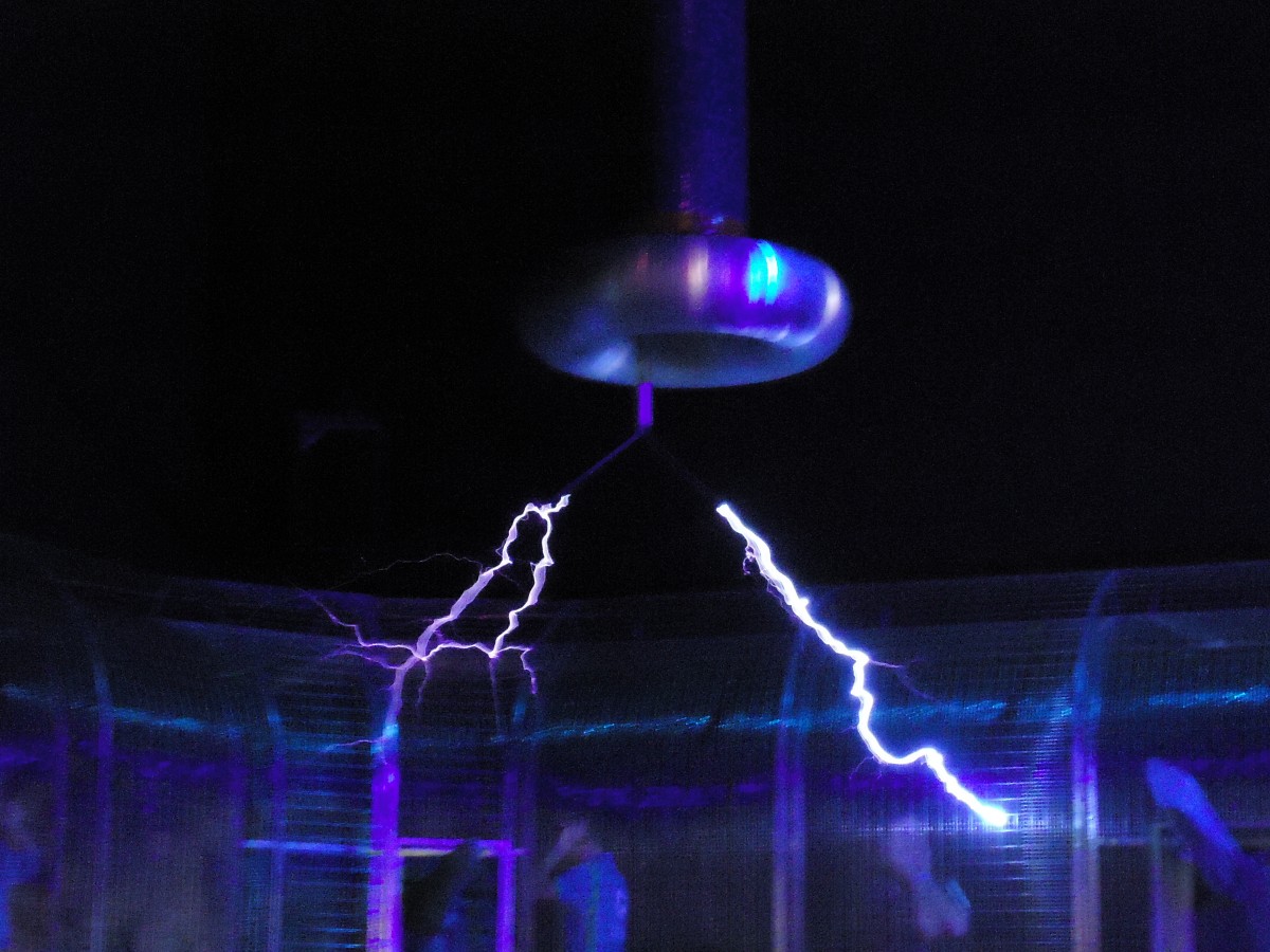 (147'081) - Blitze im Technorama in Winterthur am 8. September 2013